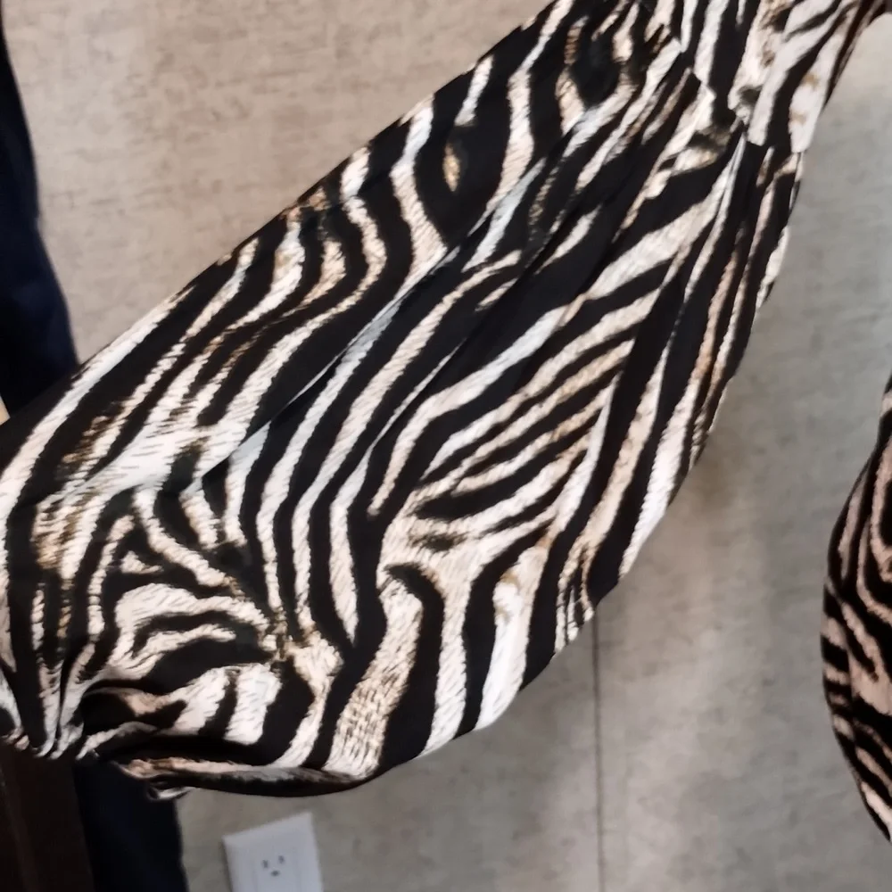 EUC Women's Fate Blouse - Picture 12 of 16